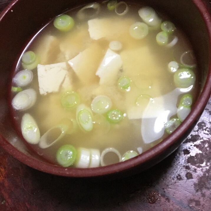 豆腐とタケノコとネギの味噌汁